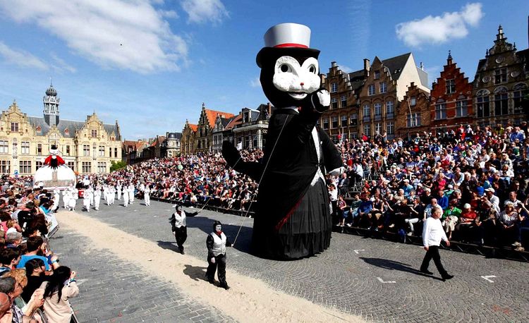 Festival en honor a los gatos en Bélgica