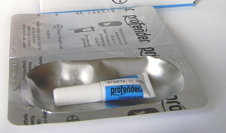 Pipeta con tratamiento contra pulgas