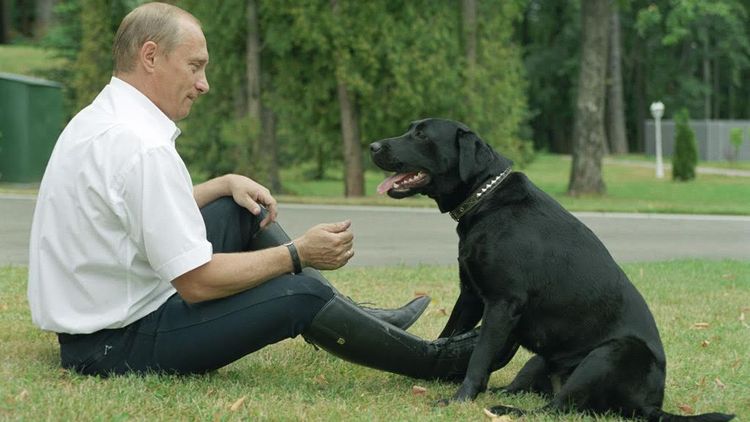 El presidente Vladímir Putin con su perro