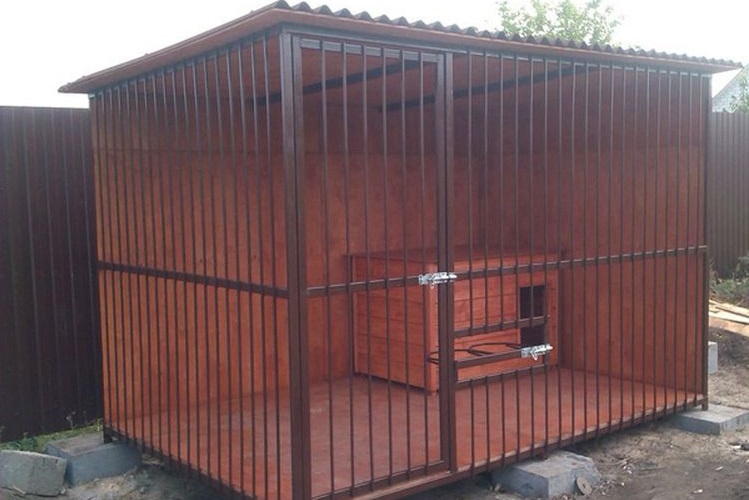 Recinto metálico para perro