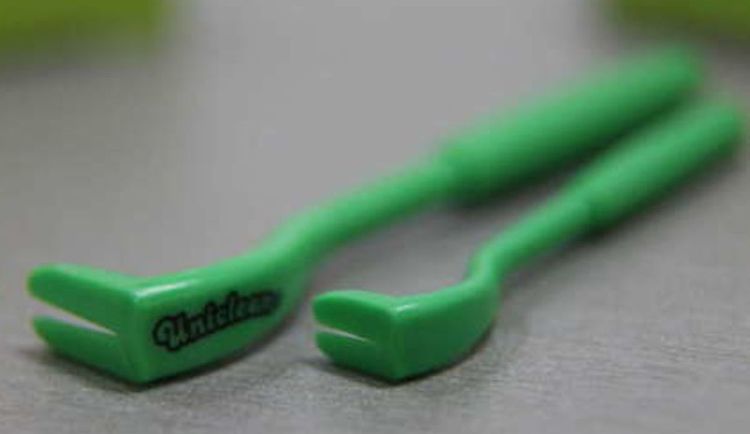 Tick-twister