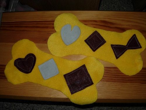 Hueso de fleece para cachorros