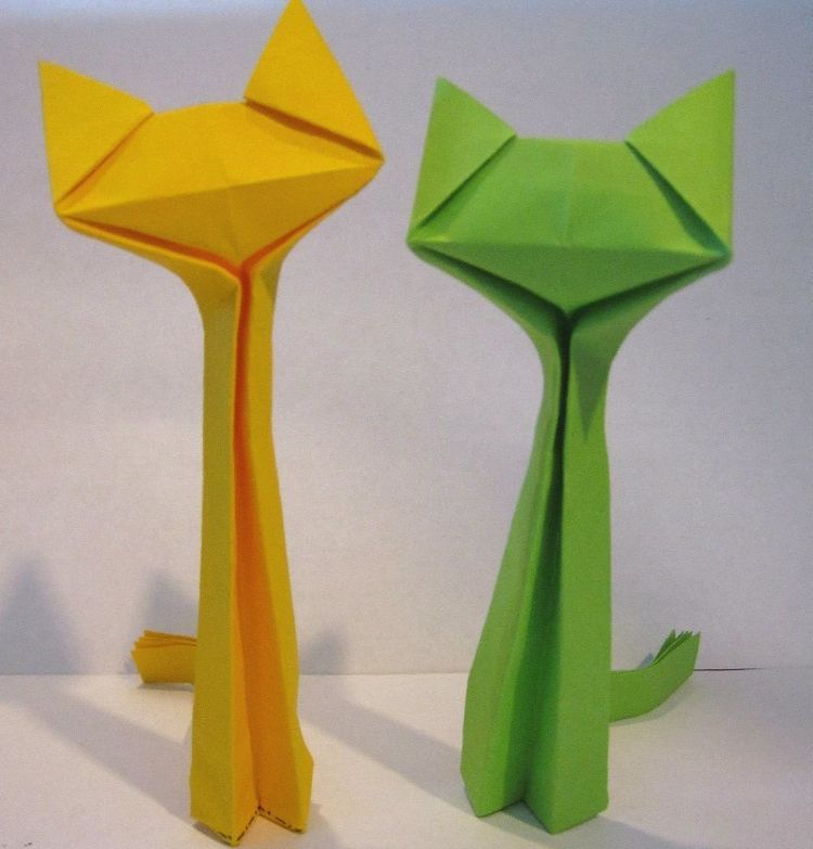 MK gato de papel