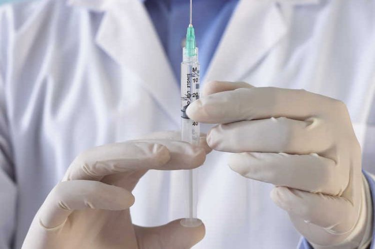 Jeringa con medicamento