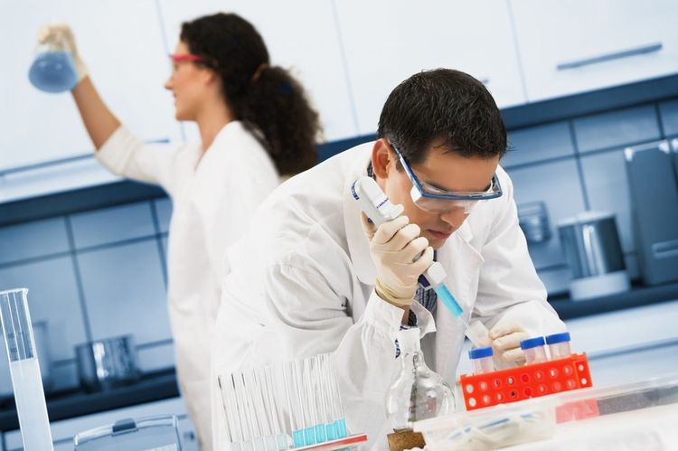 Técnicos de laboratorio
