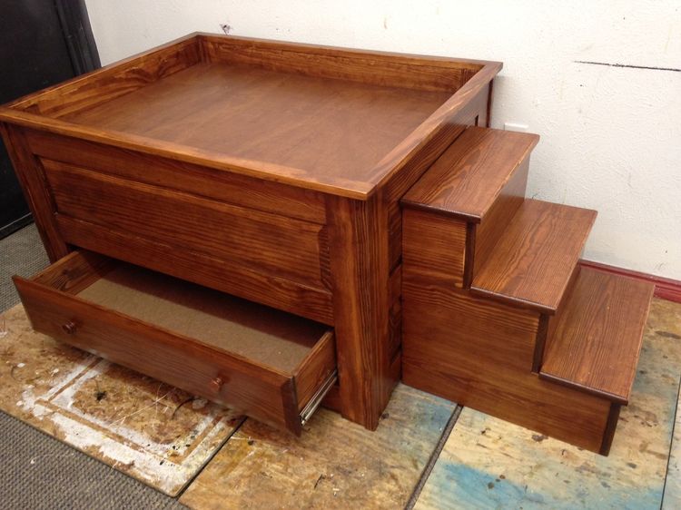 Escalera de madera para perros