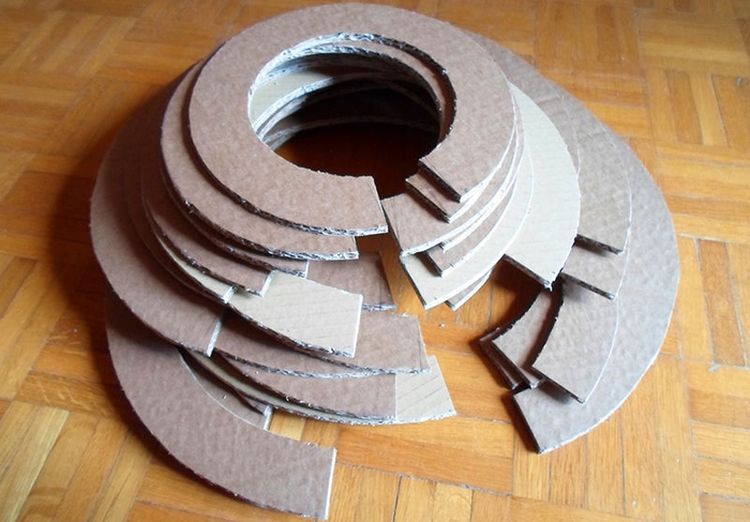 Tipi para gatos de círculos de cartón