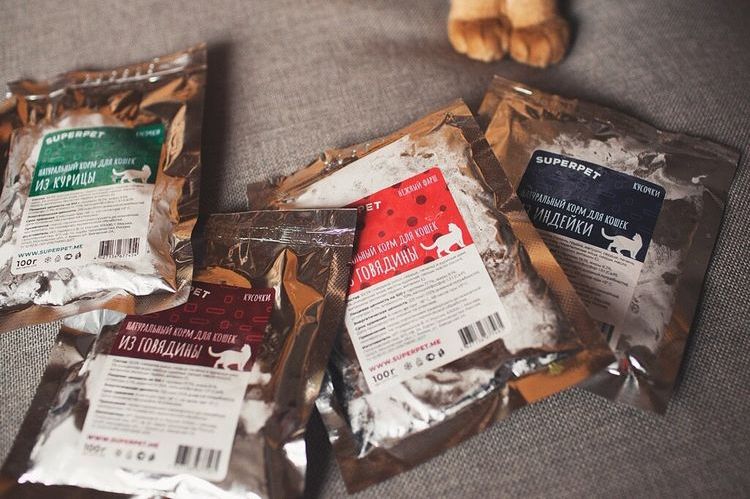Variedad de alimentos para gatos Superpet